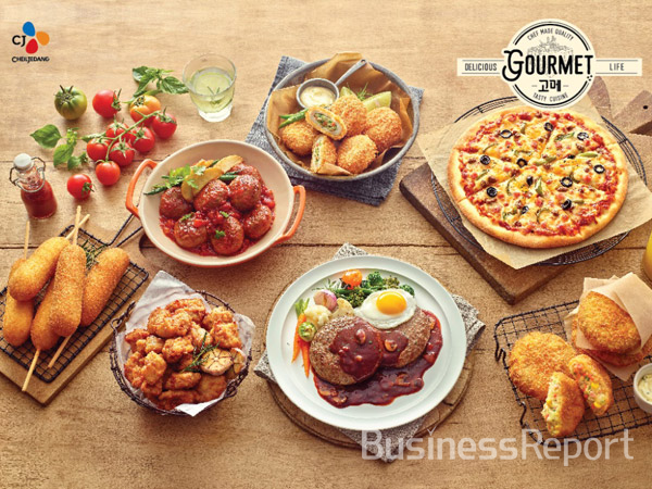 CJ제일제당은 프리미엄 HMR 전문 브랜드 ‘고메(Gourmet)’가 론칭 2년 5개월만에 누적 매출 2,000억원을 돌파했다고 밝혔다.