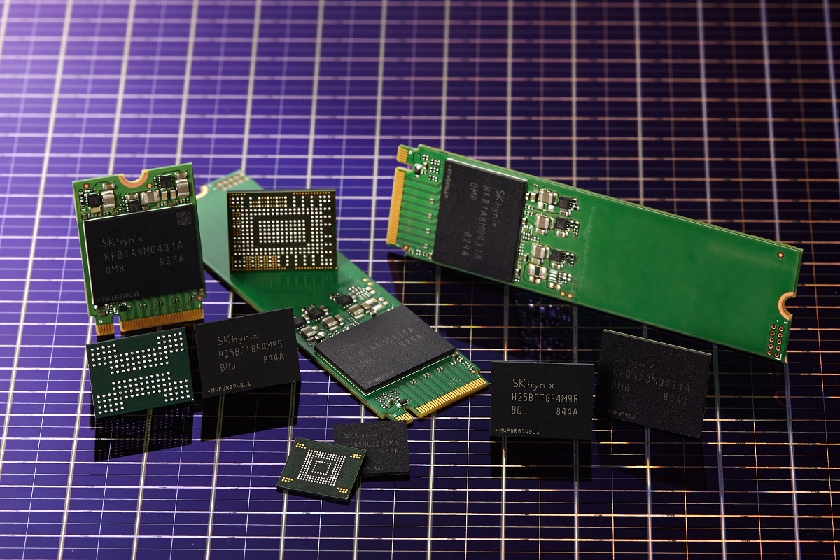 SK하이닉스가 개발한 96단 512Gbit TLC 4D 낸드플래시와 이를 기반으로 개발 중인 솔루션 제품들(BGA SSD, UFS, M.2 2230 SSD, M.2 2280 SSD).