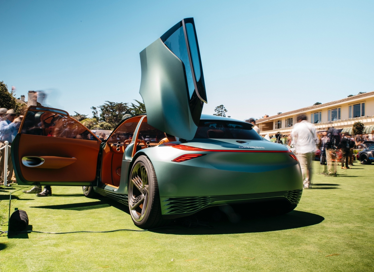 '몬터레이 카 위크 2019(Monterey Car Week 2019)' 기간 중 최고의 클래식카를 뽑는 경연 대회인 '페블비치 콩쿠르 드 엘레강스(Pebble Beach Concorso d'Elegance)' 현장에 전시된 제네시스 브랜드의 콘셉트카 '민트 콘셉트'