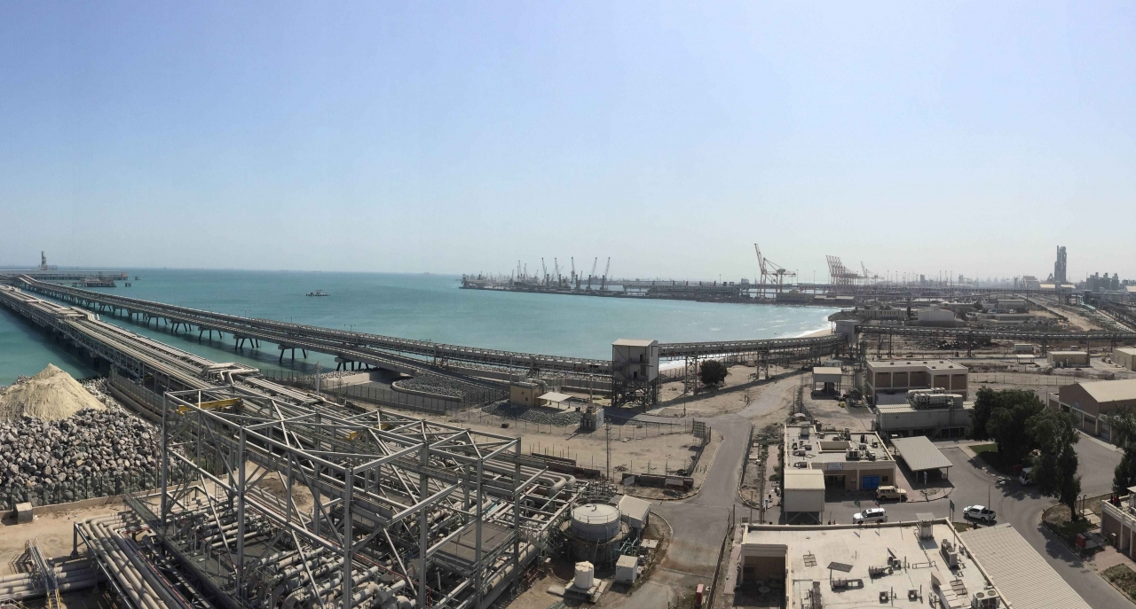 대림산업이 준공한 쿠웨이트 미나 알 아흐마디 석유화학 단지내 황 재처리 공장 전경.