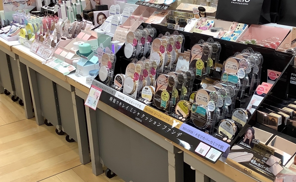 미샤 제품이 오사카 로프트 아베노점에 진열돼 있다.