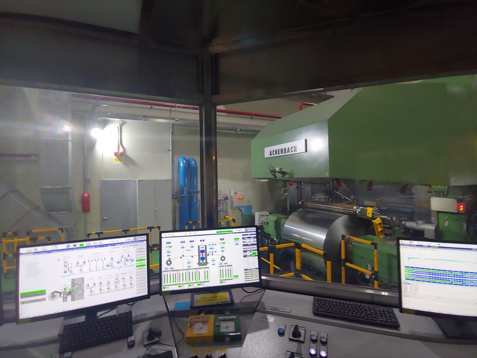동원시스템즈 아산공장 2차전지용 알루미늄 양극박 생산 현장