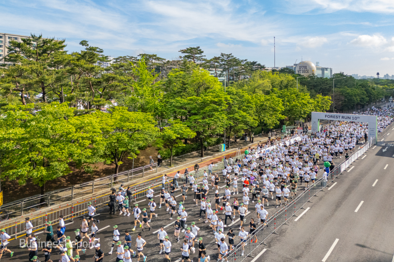 지난해 진행된 현대자동차 '포레스트런 2025 파이널런' 참가자들이 서울 여의도 일대를 달리는 모습.